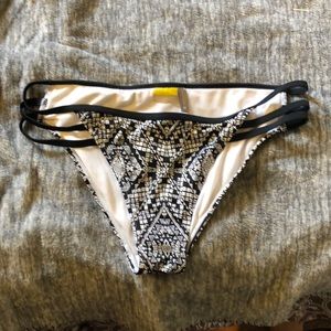 Tribal patterned string bikini bottoms